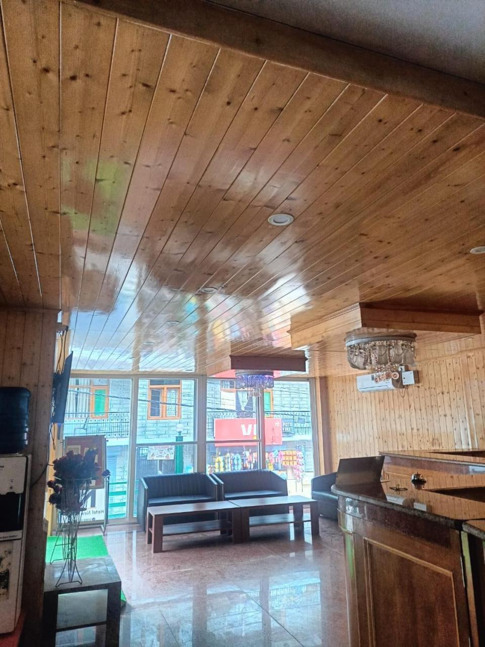 Naina Spring Resort, Manali - Away From City Hustle Manāli Exterior foto