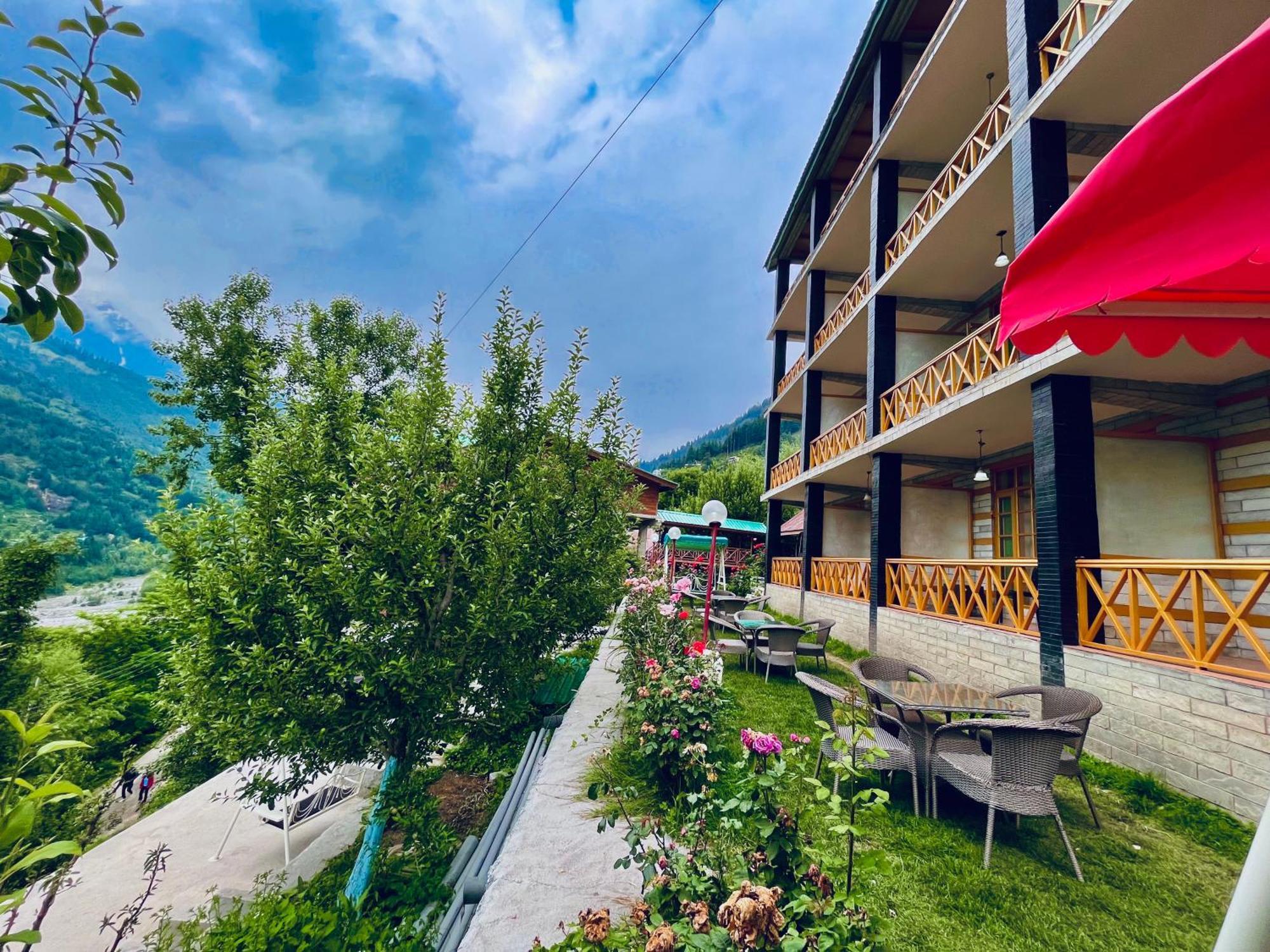 Naina Spring Resort, Manali - Away From City Hustle Manāli Exterior foto